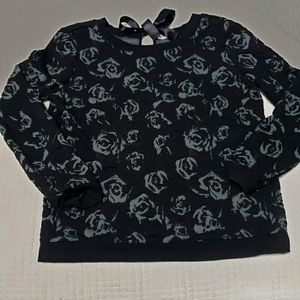 Hinge, black rose print, quilted top size med